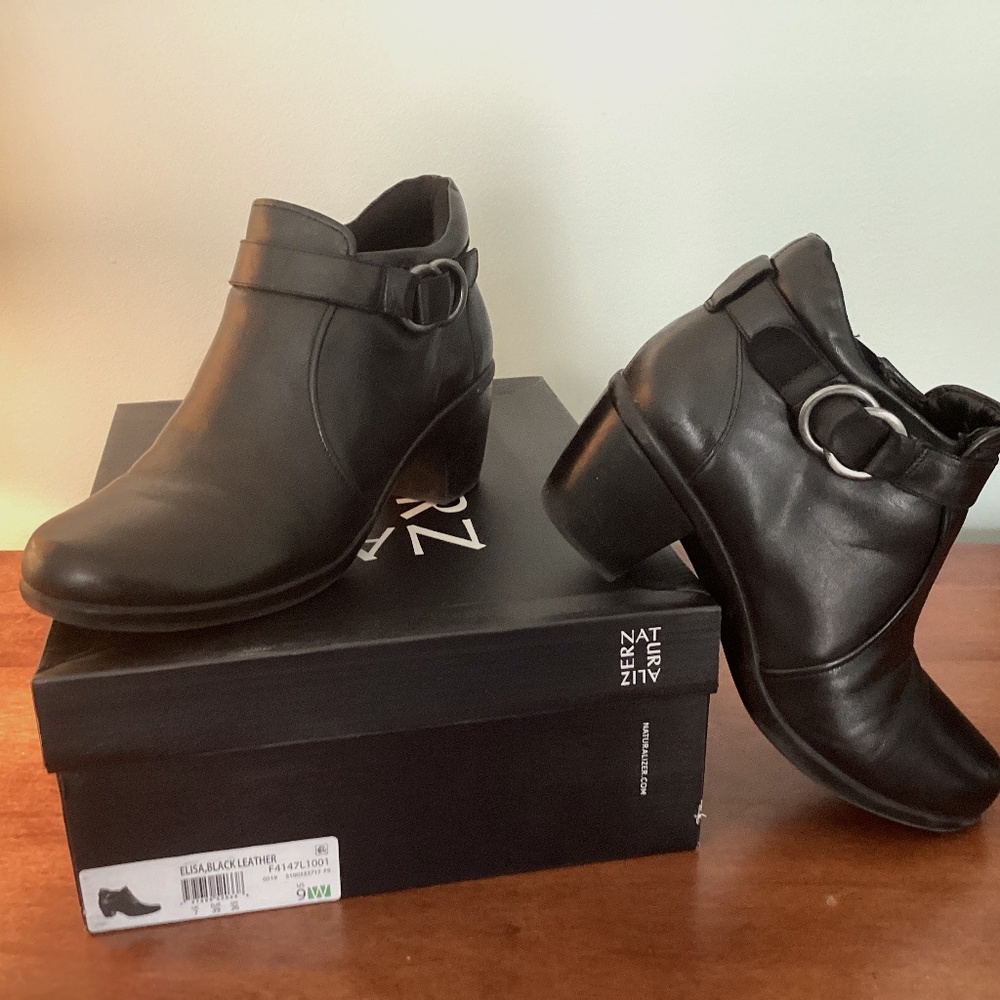 Naturalizer ‘Elisa’ Black Leather Bootee